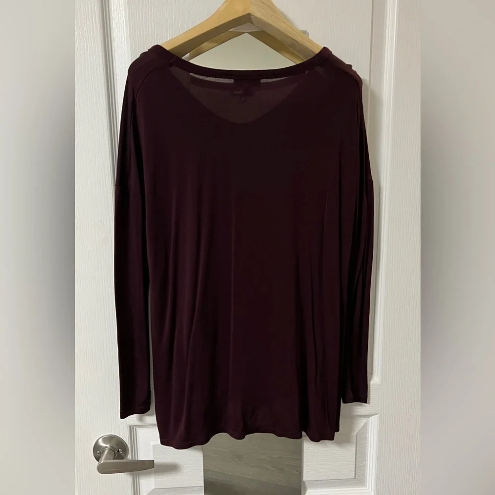 Aritzia wilfred burgundy side split top sz xs xsmall preloved - Picture 2 of 4